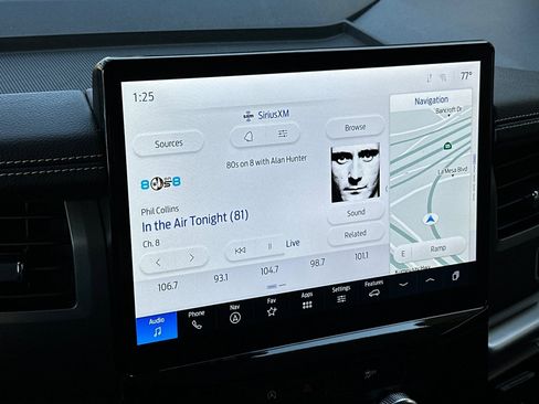 Used 2024 Ford Expedition Max XLT image 18