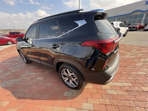 Used 2023 Kia Seltos EX image 31