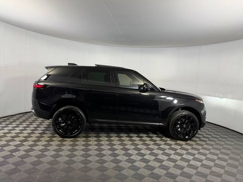 Used 2025 Land Rover Range Rover Sport SE AWD/4WD image 5