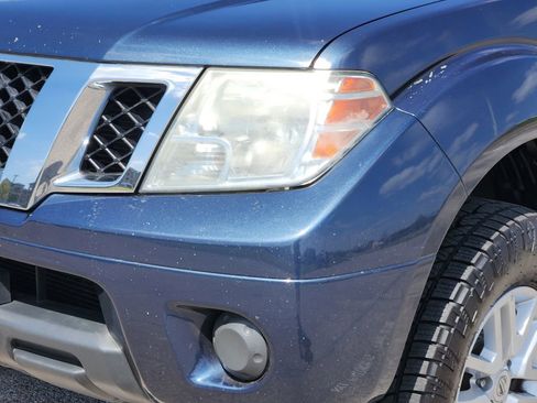 Used 2015 Nissan Frontier SV RWD image 5