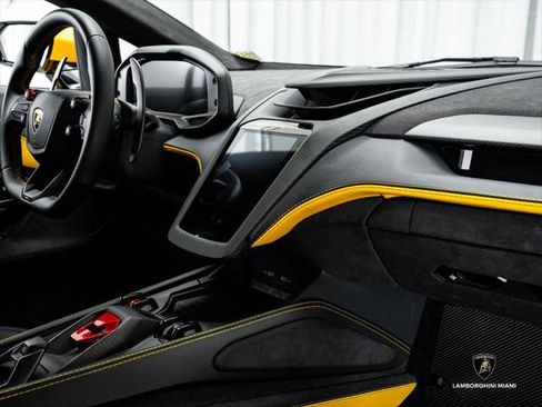 Used 2024 Lamborghini Revuelto AWD/4WD image 48