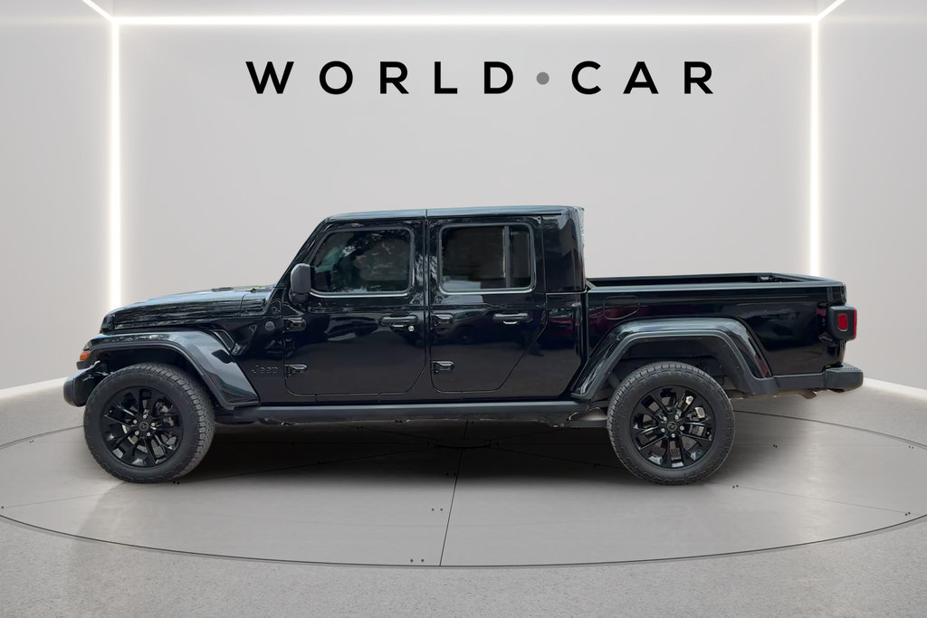 Used 2025 Jeep Gladiator Sport AWD/4WD image 12