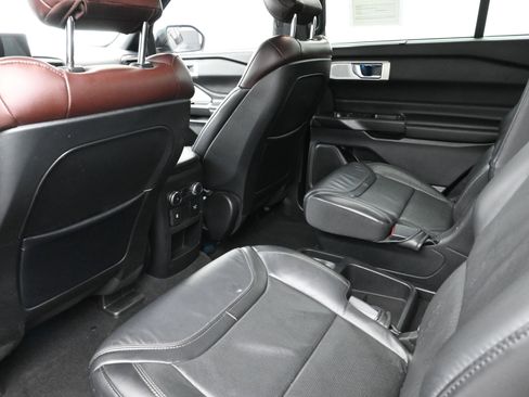 Used 2020 Ford Explorer Platinum w/ Premium Technology Package image 22