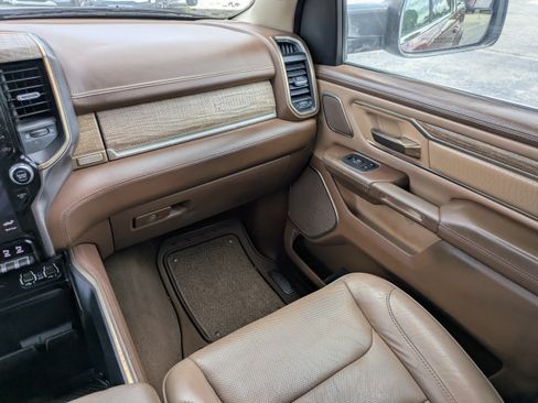 Certified 2019 RAM 1500 Limited RWD image 15