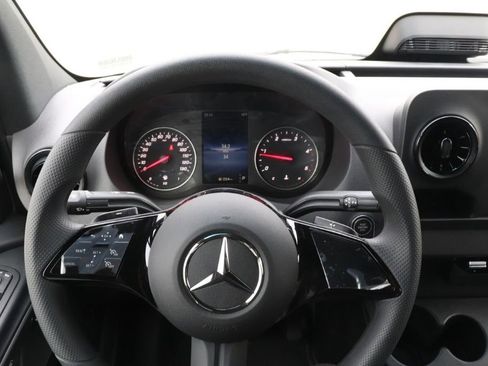 Used 2025 Mercedes-Benz Sprinter 2500 image 62