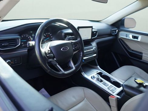 Used 2020 Ford Explorer Limited w/ Class III Trailer Tow Package image 13