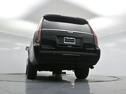 Used 2016 Cadillac Escalade ESV Platinum image 49
