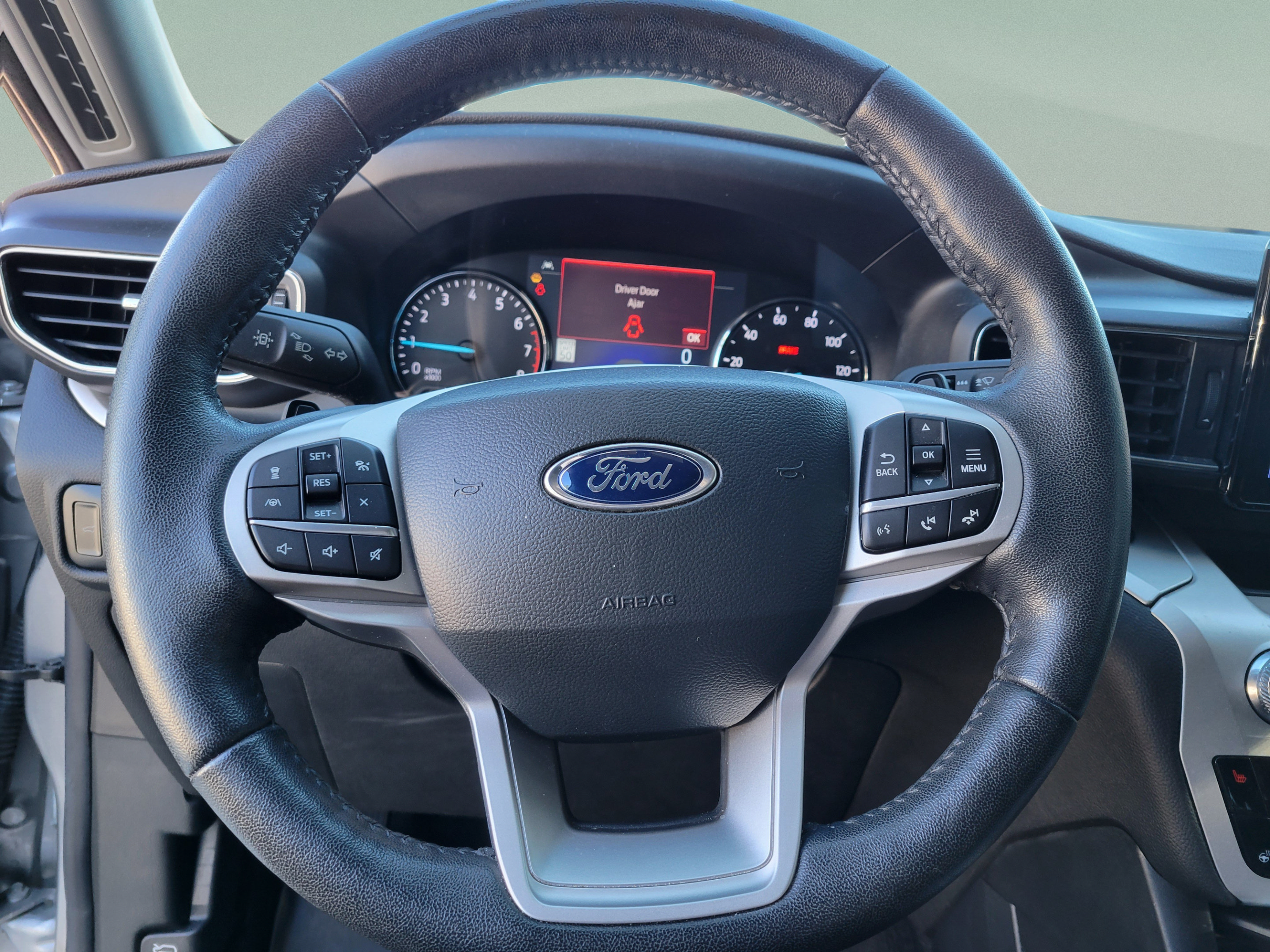 Used 2021 Ford Explorer XLT w/ Equipment Group 202A RWD image 16