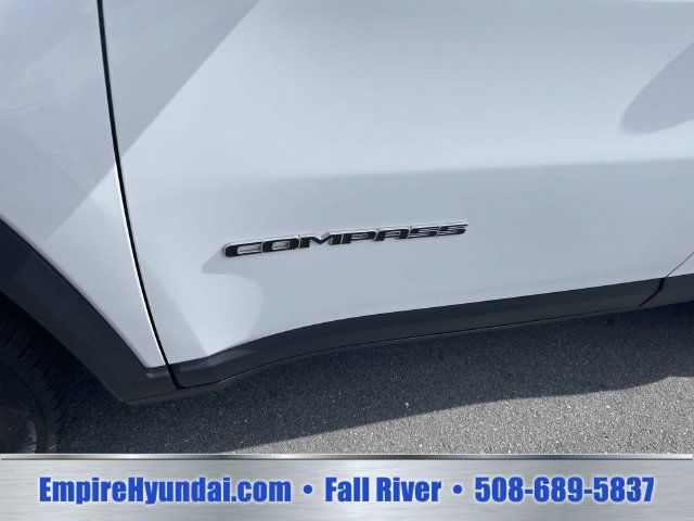 Used 2024 Jeep Compass Latitude AWD/4WD image 13