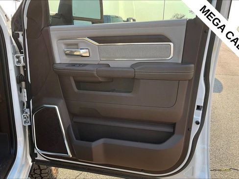 Used 2025 RAM 2500 Laramie AWD/4WD image 22