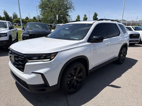 Used 2025 Honda Pilot Black Edition image 4
