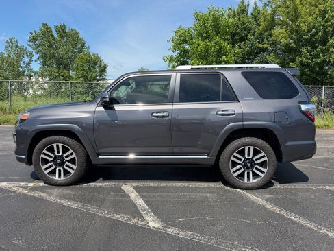 Used 2019 Toyota 4Runner Limited AWD/4WD image 10