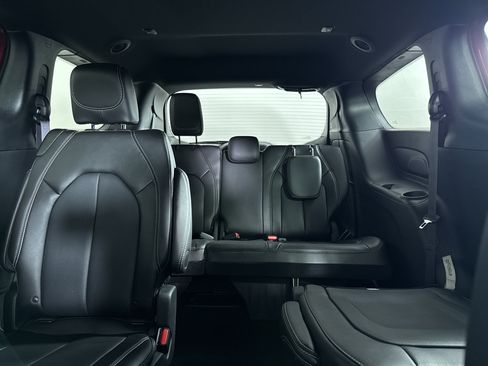 New 2027 Chrysler Pacifica Select AWD/4WD image 7