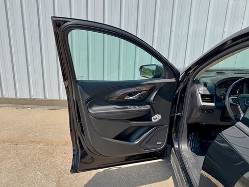 Used 2020 GMC Terrain Denali w/ Denali Premium Package AWD/4WD image 14