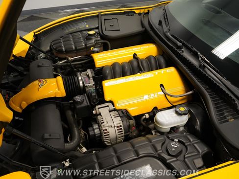 Used 2004 Chevrolet Corvette Convertible w/ Preferred Equipment Group RWD image 3