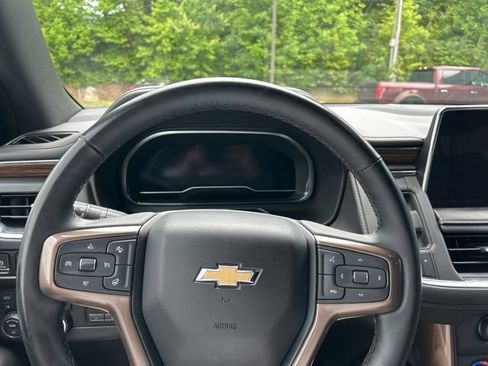 Used 2023 Chevrolet Tahoe High Country w/ LPO, Illumination Package AWD/4WD image 24