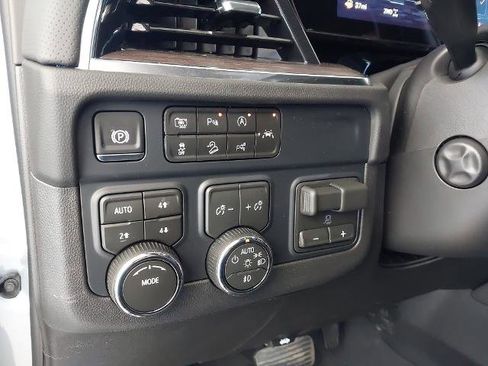 New 2026 Chevrolet Tahoe Premier w/ Sun And Tow Package AWD/4WD image 24