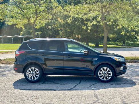 Used 2017 Ford Escape Titanium FWD image 4
