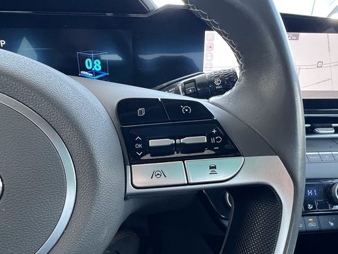 Used 2023 Hyundai Elantra SEL w/ Convenience Package image 15