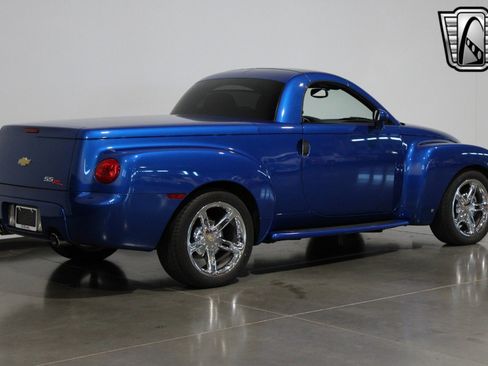 Used 2006 Chevrolet SSR w/ Preferred Equipment Group image 18