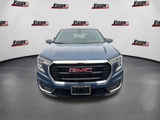 Used 2024 GMC Terrain SLE video 2