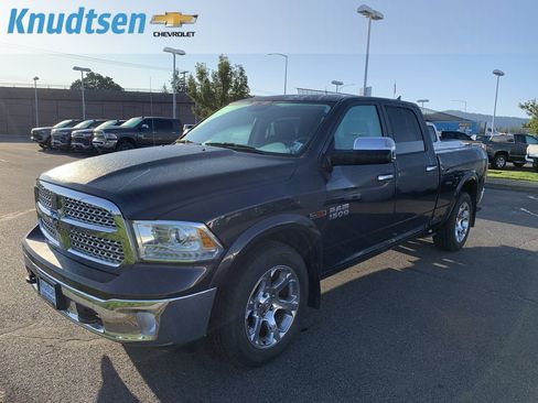 Used 2016 RAM 1500 Laramie w/ Convenience Group AWD/4WD image 3