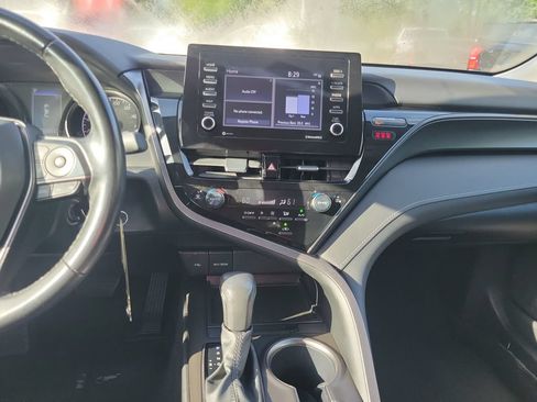 Used 2024 Toyota Camry SE FWD image 18