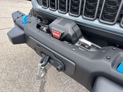 Used 2025 Jeep Wrangler Unlimited Rubicon 4xe AWD/4WD image 10