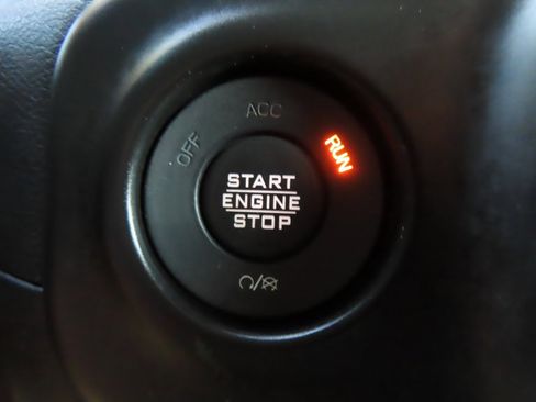 Used 2018 Jeep Wrangler Unlimited Rubicon image 11