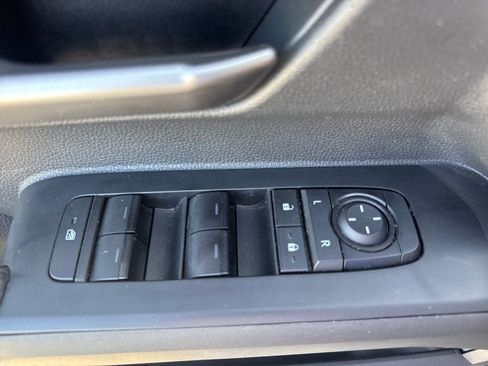 Used 2024 Toyota Tacoma TRD Sport AWD/4WD image 18
