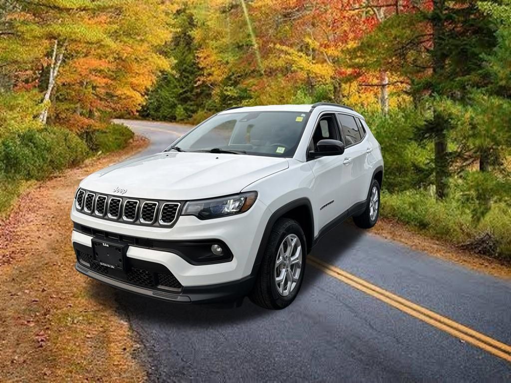 Used 2024 Jeep Compass Latitude AWD/4WD image 8