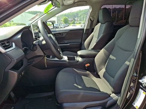 Certified 2025 Toyota RAV4 LE AWD/4WD image 13
