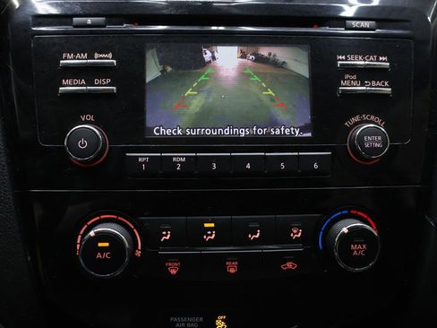 Used 2017 Nissan Rogue S image 21