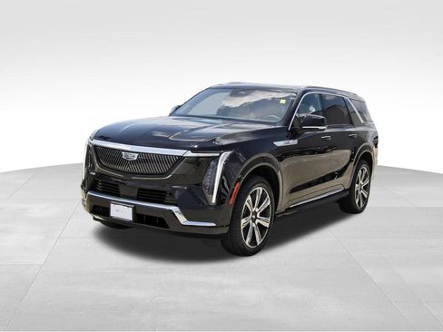 Certified 2026 Cadillac Escalade IQL Luxury AWD/4WD image 2