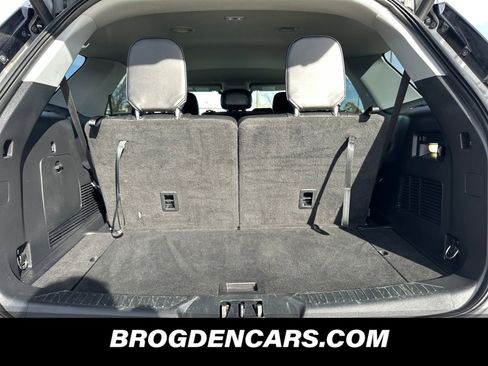 Used 2023 Ford Explorer XLT w/ Equipment Group 202A image 9