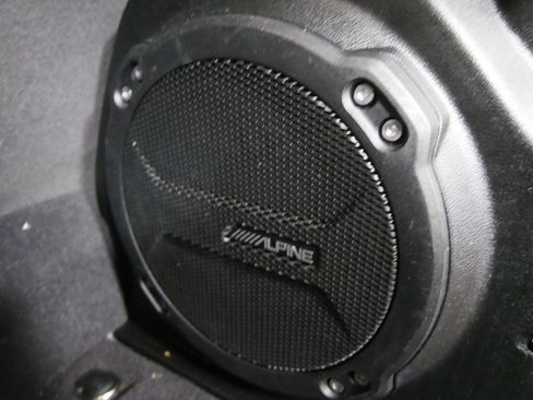 Used 2023 Jeep Wrangler Unlimited Sahara w/ Cold Weather Group image 5