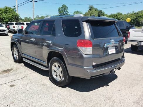 Used 2013 Toyota 4Runner SR5 AWD/4WD image 3