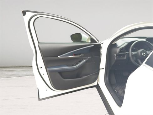 Used 2020 MAZDA CX-30 FWD image 9