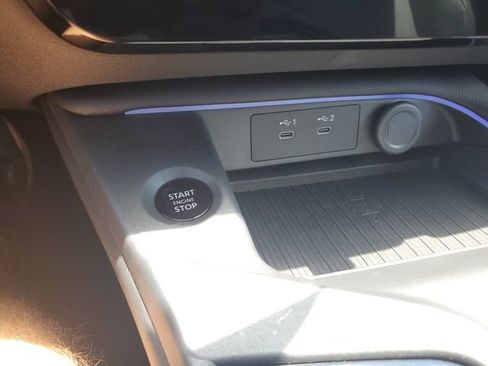 New 2026 Nissan Sentra SR w/ SR Premium Package FWD image 33