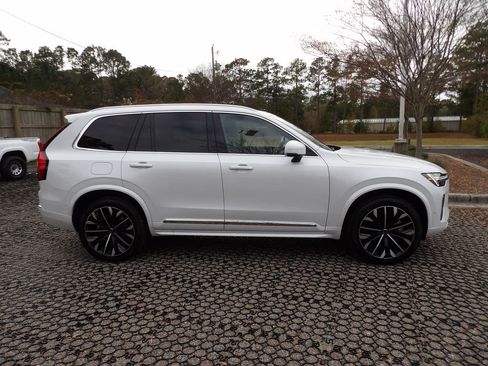Certified 2025 Volvo XC90 B5 Plus image 5