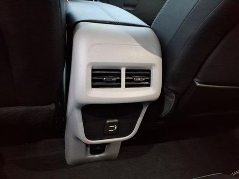 Used 2023 GMC Terrain SLT image 16