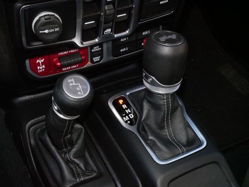 Used 2024 Jeep Wrangler Unlimited Rubicon image 24