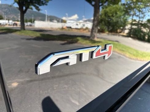 Used 2025 GMC Yukon AT4 Ultimate w/ LPO, AT4 Appearance Package AWD/4WD image 23