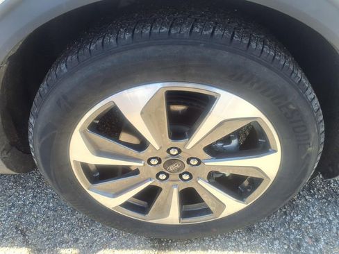 Used 2023 Ford Escape Platinum image 7