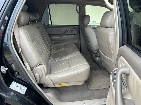 Used 2005 Toyota Sequoia Limited image 33