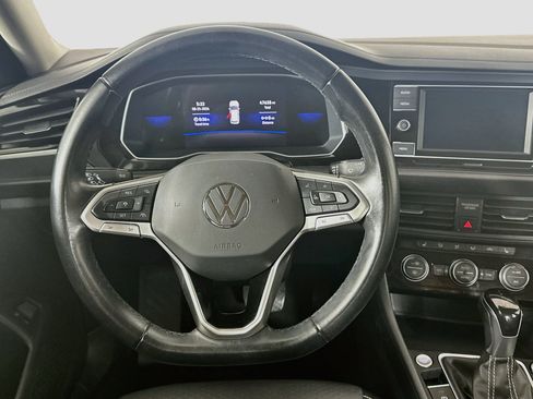 Used 2024 Volkswagen Jetta SE FWD image 18