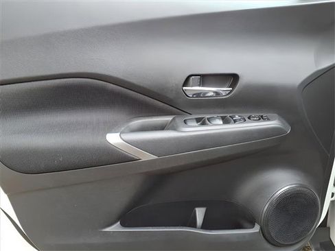 Used 2021 Nissan Kicks SV image 10