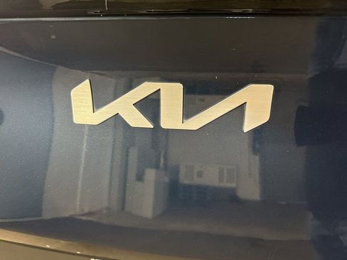 Used 2025 Kia Sportage LX image 18