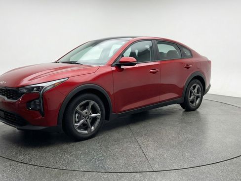 Used 2025 Kia K4 FWD image 3