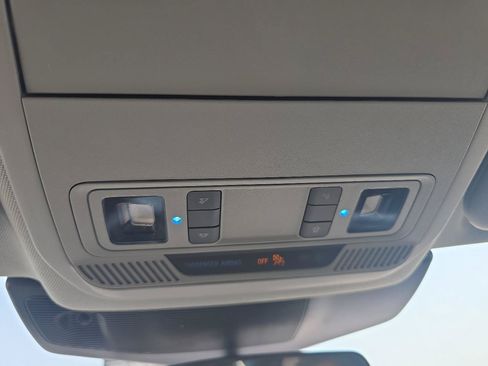 Used 2022 Ford Explorer XLT w/ Class IV Trailer Tow Package AWD/4WD image 28